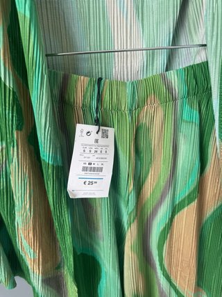 Conjunto Pull&Bear plisado verde