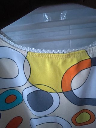 Maglietta a cerchi multicolore