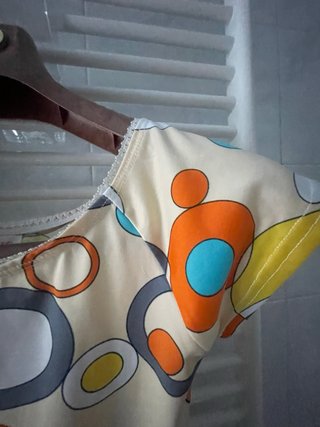 Maglietta a cerchi multicolore