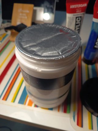 Bote de pintura acrílica. regalo los 2 tubos empez