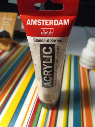 Bote de pintura acrílica. regalo los 2 tubos empez