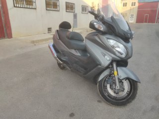 Suzuki burgman 650