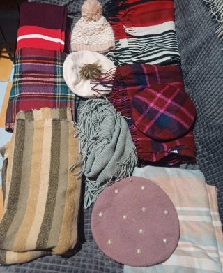 Lote invierno: gorros y bufandas
