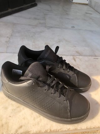 Zapatillas Adidas Advantage originales de niño.