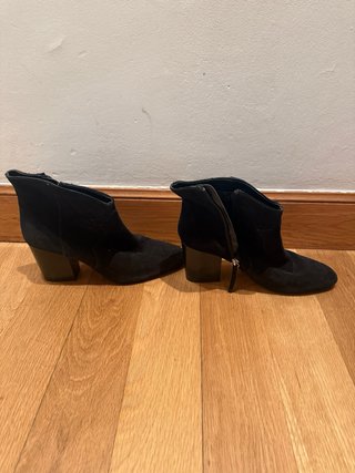Botines tacón negros ante