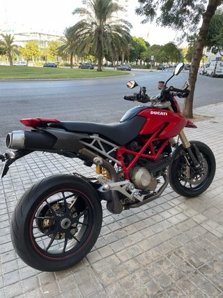 Ducati Hypermotard 1100 S Roja