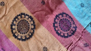 Foulard / Chal Negro con Estampado Multicolor