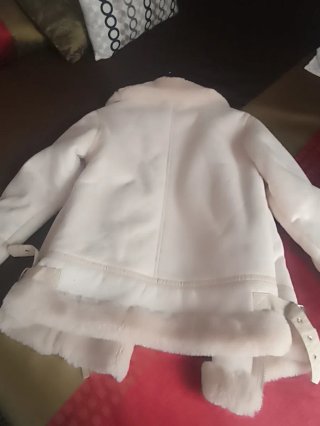 Cazadora Zara efecto piel forrada