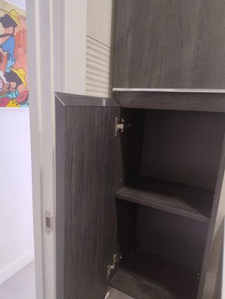 Armario de baño de madera