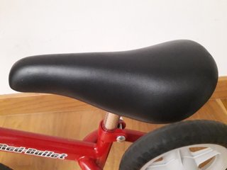 Bicicleta sin pedales Chicco roja