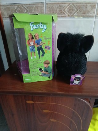 Furby Negro y Marrón con Caja