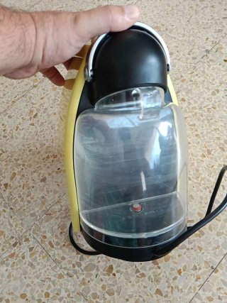Cafetera Nespresso Krups Amarilla