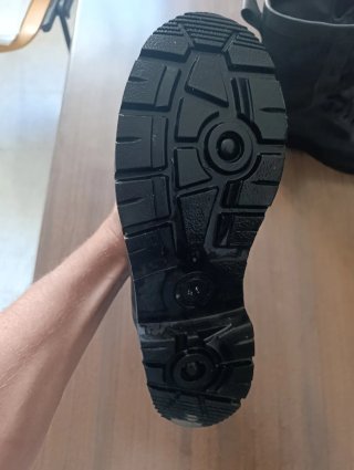 Botas de cuero negras con Gore-Tex marca Iturri Ta