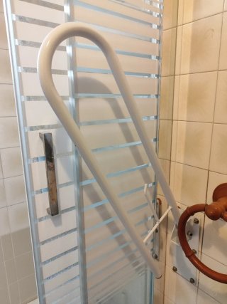 Baranda baño. Ayuda para personas mayores.