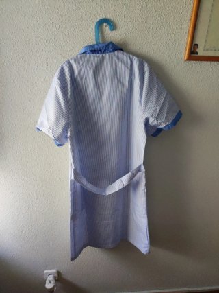 Vestido/bata de mujer para servicio doméstico