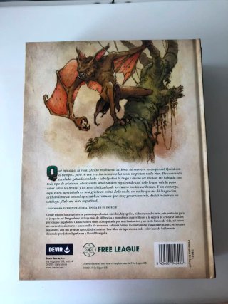 Dragonbane Caja basica + libro de bestiario (rol)