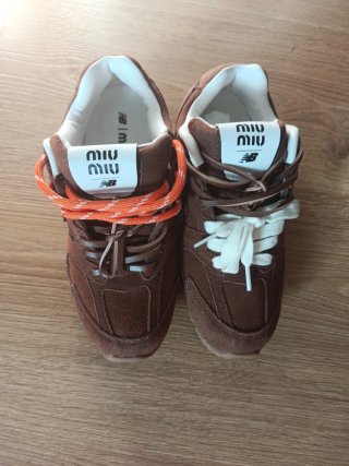 Miu Miu Betis Glamour/Canberra
