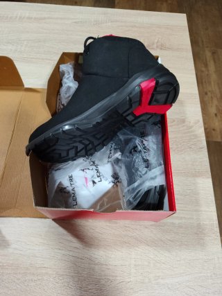 Botas de seguridad Lemaître negras y rojas