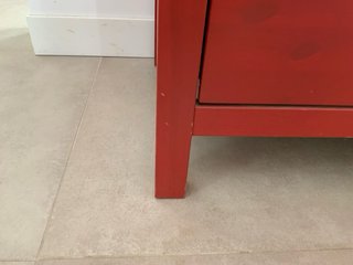 Cómoda roja Ikea Hemnes 3 cajones