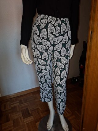 Pantalón Bimba y Lola estampado hojas