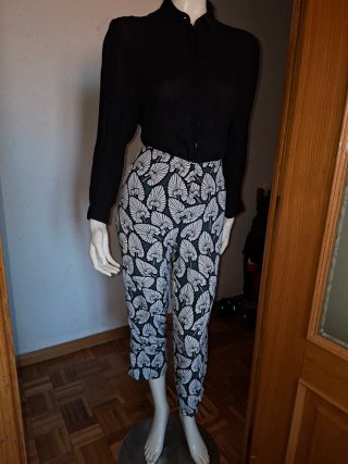 Pantalón Bimba y Lola estampado hojas
