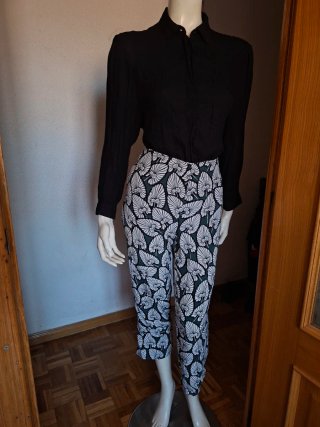 Pantalón Bimba y Lola estampado hojas