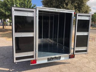 NUEVO: Remolque caja cerrada 750 kg