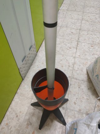 Perchero Paraguero Moderno Negro Naranja