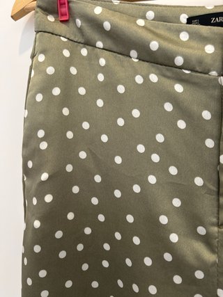 Pantalones Zara lunares verde y blanco