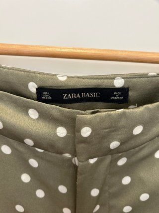 Pantalones Zara lunares verde y blanco