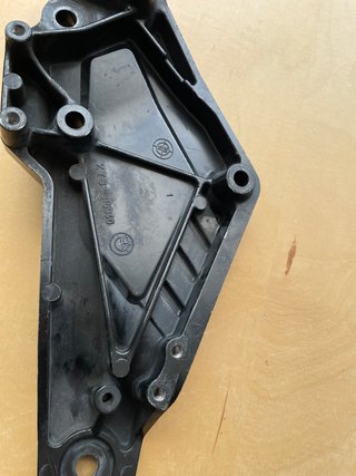 PLACA DERECHA REPOSAPIÉS BMW K100RS 16V K1100LT