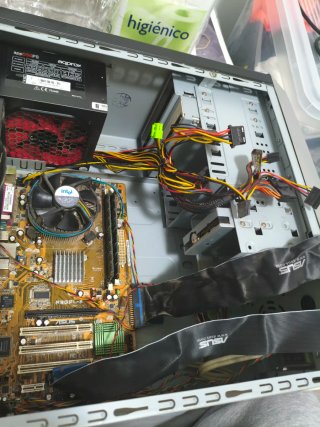 Torre PC Philips Negra y Plateada