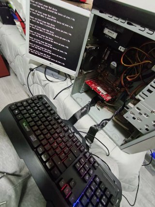 Torre PC Philips Negra y Plateada