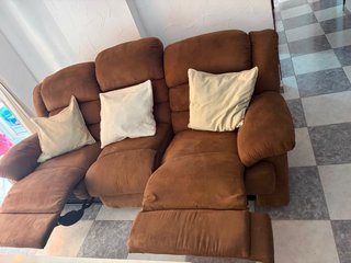 Mueble TV ,estanterías salón y sofa