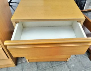 Cajonera de madera con 3 cajones