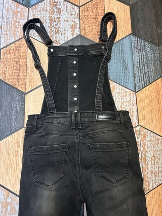 Mono vaquero negro Stradivarius