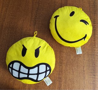 Set 2 Cuscini Emoji SmileyWorld 22 cm