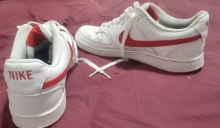 Zapatillas Nike Blancas y Rojas