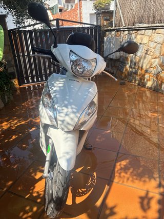 Honda Vision 110 Blanca