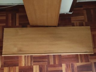 2 Baldas o estanterías  color madera castaño claro
