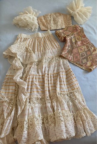 Lote 2 tops y falda fiesta beige/rosa
