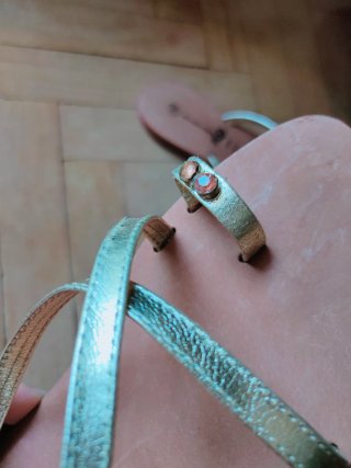 Sandalias Vera Pelle doradas talla 38