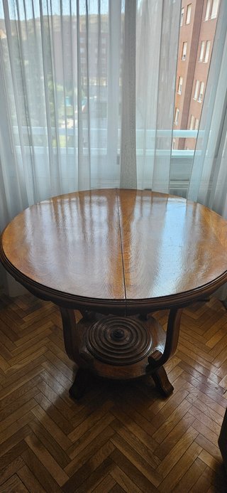 Mesa comedor redonda extensible estilo tradicional
