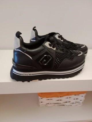 Bambas Liu Jo Talla 37 Negras