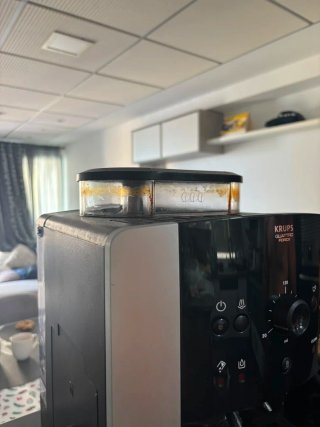 Cafetera Krups Quattro Force EA81