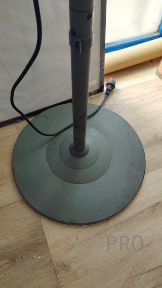 Calefactor halógeno de pie o pared para exterior con 2000 W