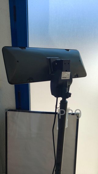 Calefactor halógeno de pie o pared para exterior con 2000 W