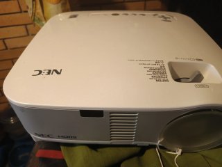 Proyector NEC Blanco y Gris