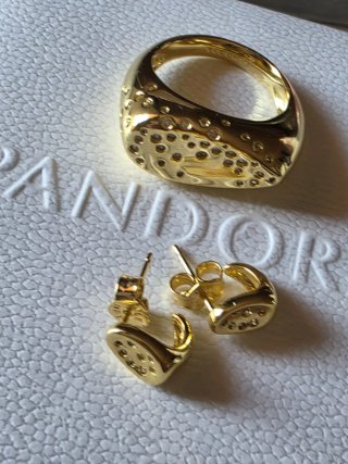 Anillo y Pendientes Pandora Dorados