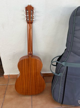 Guitarra Clásica + Funda Acolchada